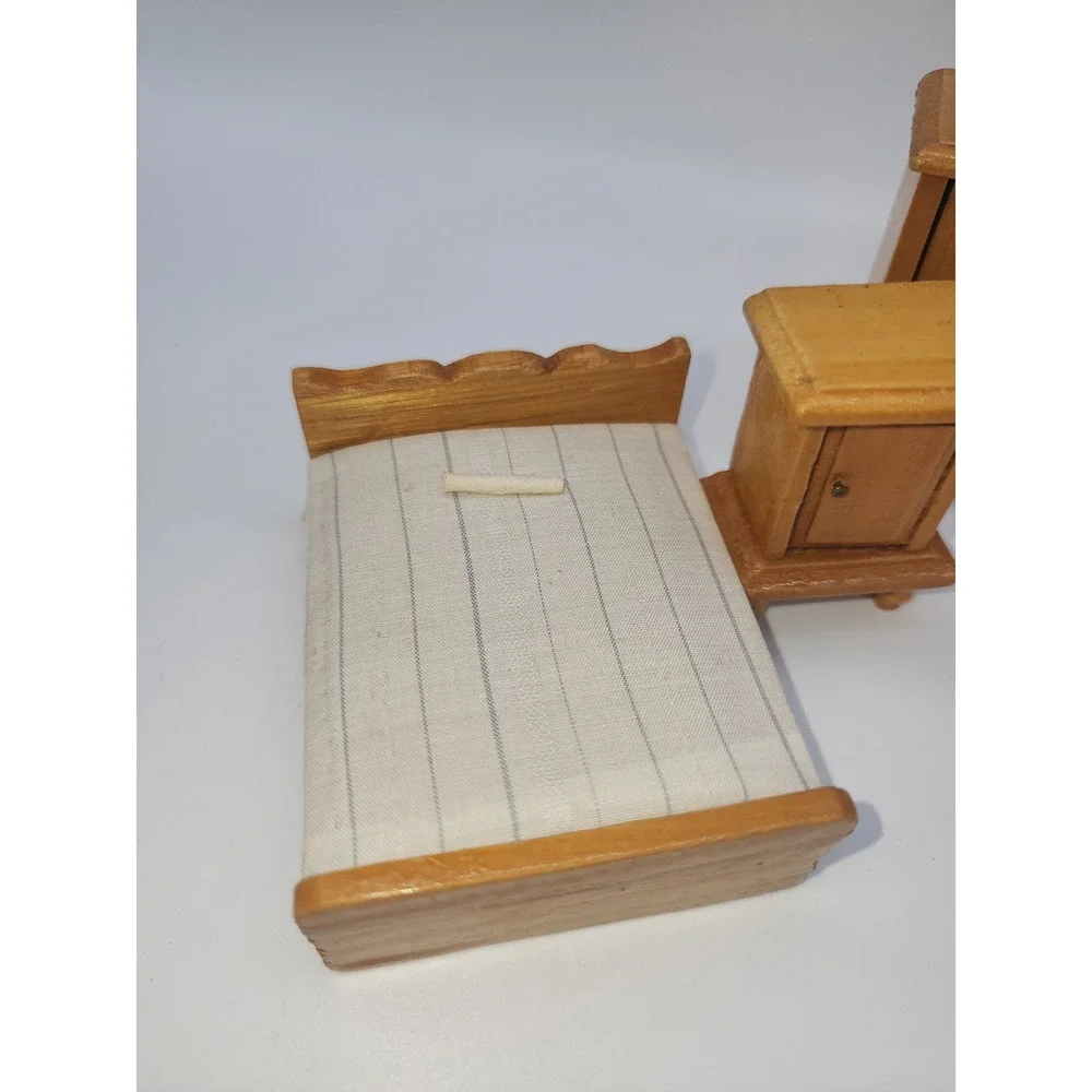 Vintage Miniature Wooden Dollhouse Bedroom Furniture Set 6 1:12 Scale Honey Wood